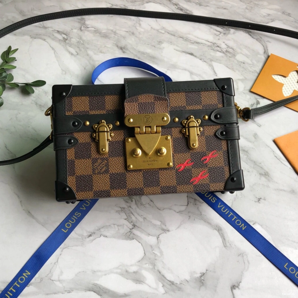 PETITE LOUIS VUITTON MALLE 0824